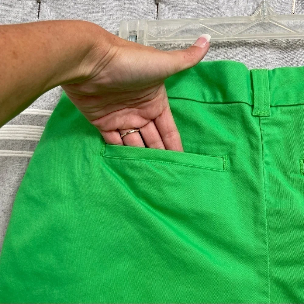 CROWN & IVY / Green Twill Shorts Size 6 - Picture 6 of 11